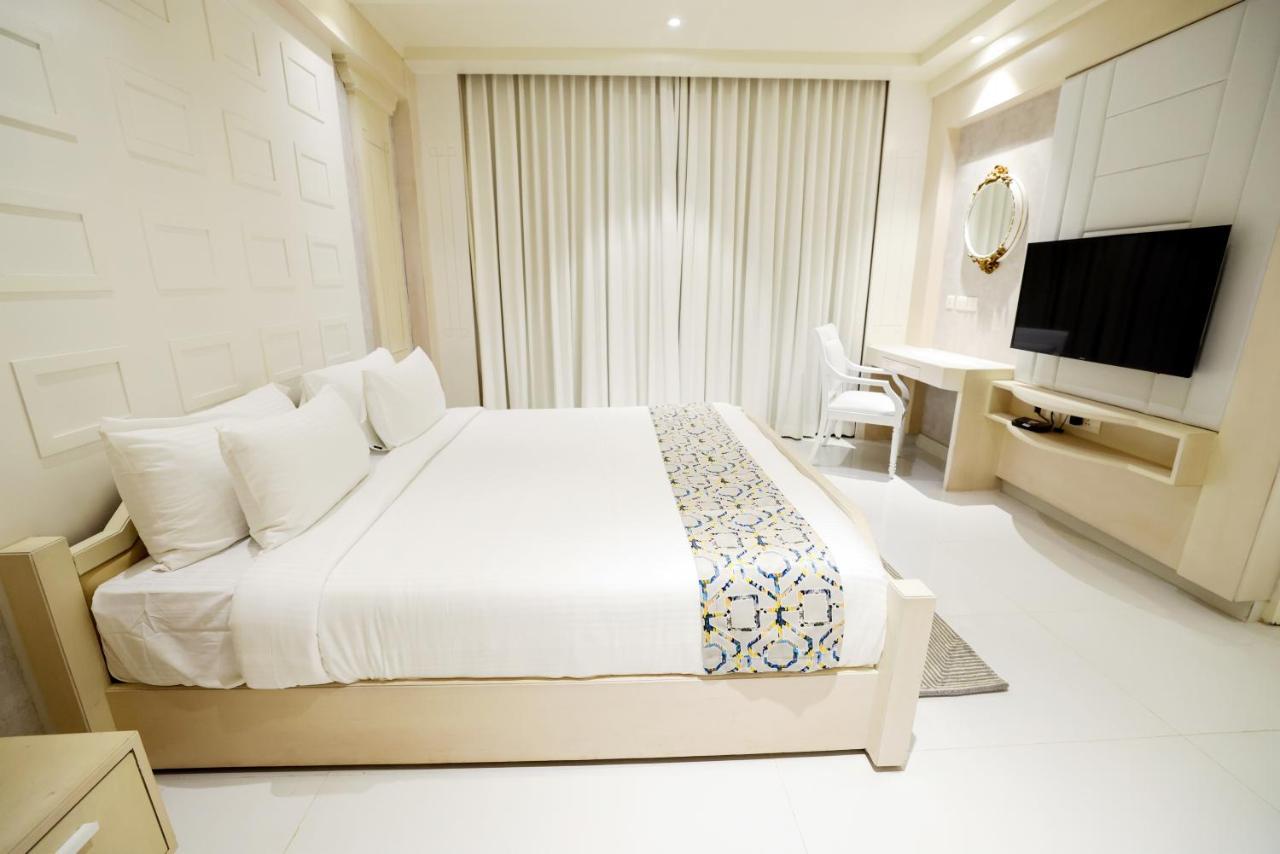 Aj Grand Hotel Mangalore Buitenkant foto