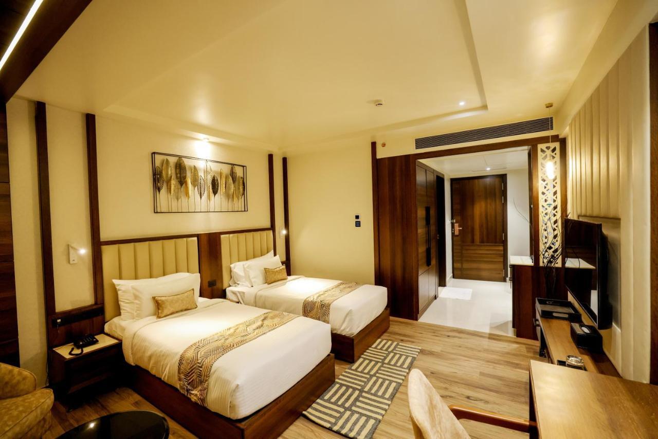 Aj Grand Hotel Mangalore Buitenkant foto
