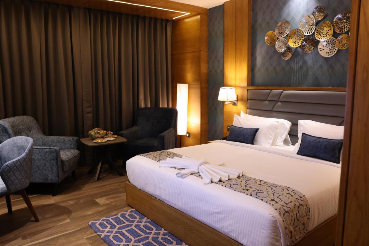 Aj Grand Hotel Mangalore Buitenkant foto