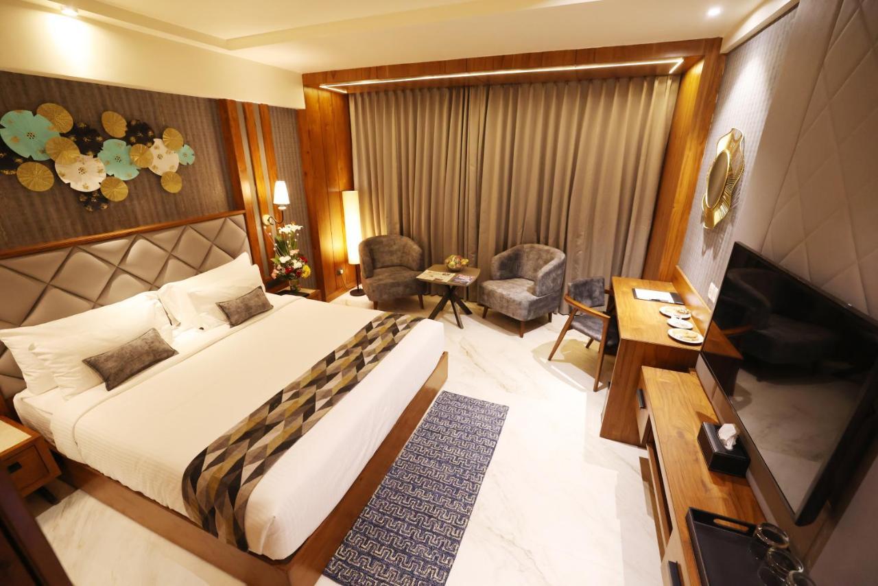Aj Grand Hotel Mangalore Buitenkant foto