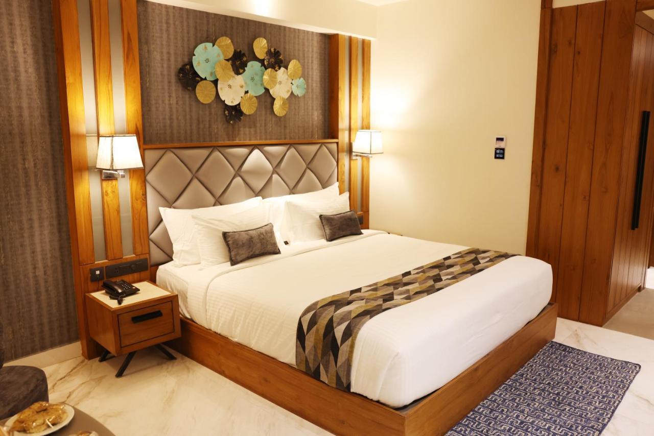 Aj Grand Hotel Mangalore Buitenkant foto