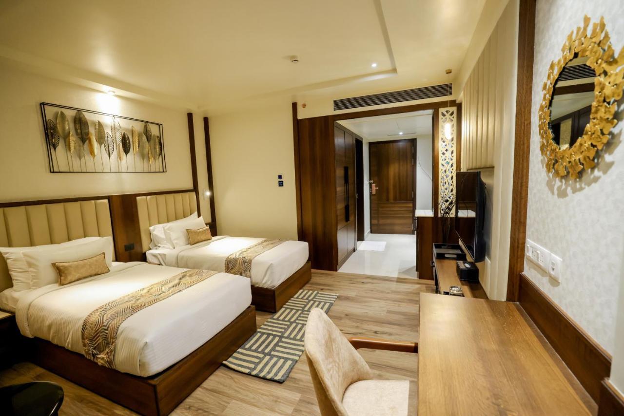 Aj Grand Hotel Mangalore Buitenkant foto