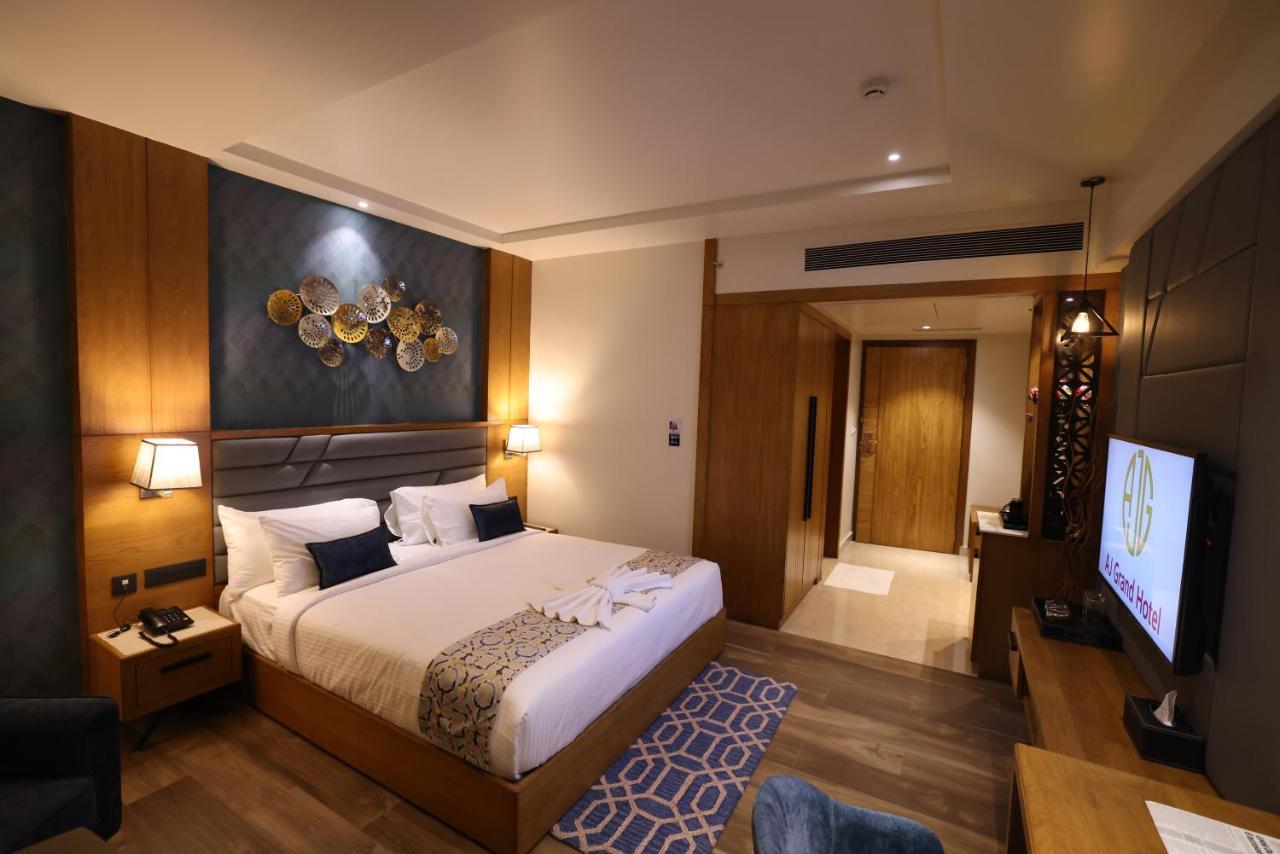 Aj Grand Hotel Mangalore Buitenkant foto