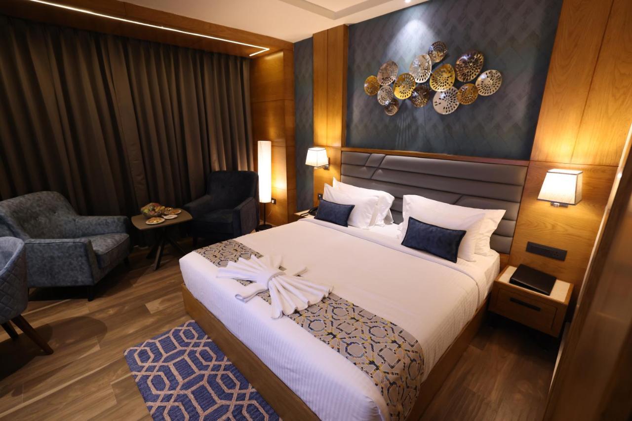 Aj Grand Hotel Mangalore Buitenkant foto