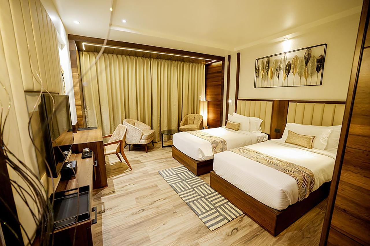 Aj Grand Hotel Mangalore Buitenkant foto