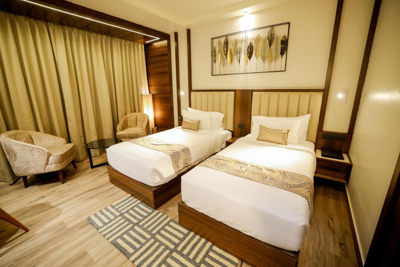 Aj Grand Hotel Mangalore Buitenkant foto