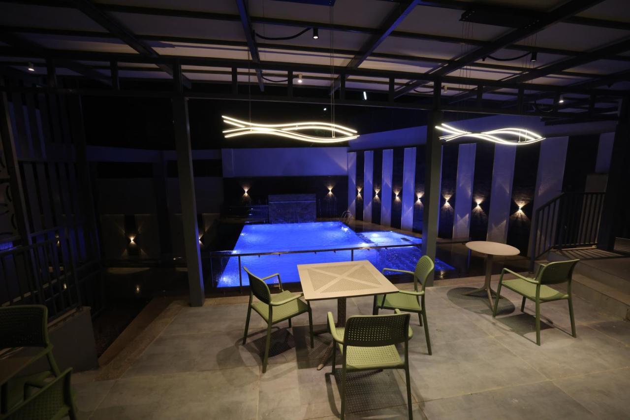 Aj Grand Hotel Mangalore Buitenkant foto